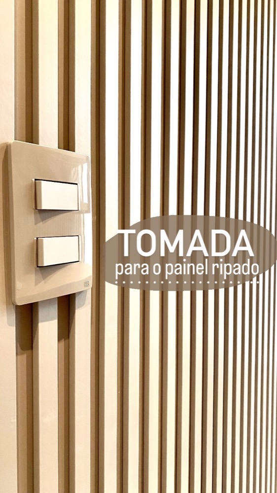 Proyecto de Elaine Carvalho: tomacorrientes e interruptores en el tono del panel